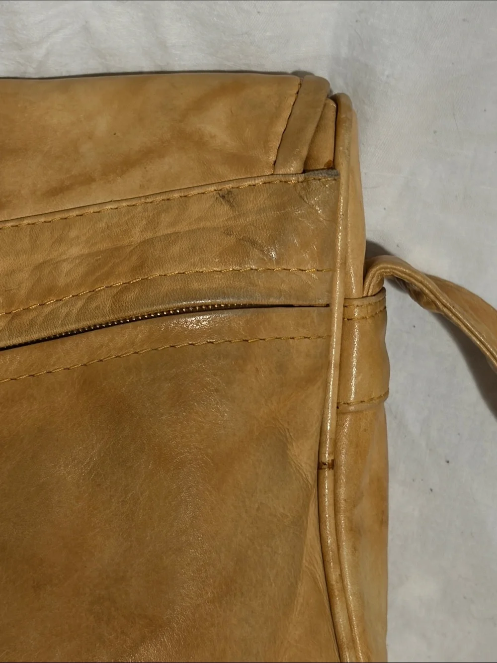 Men's Tan Leather Messenger‎ Bag with Adjustable Shoulder Strap